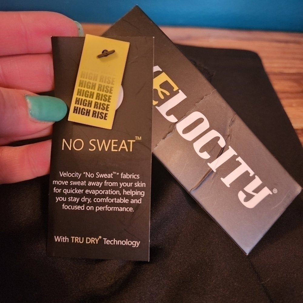 ATHLETIC capri pants bundle​ - Picture 4 of 10